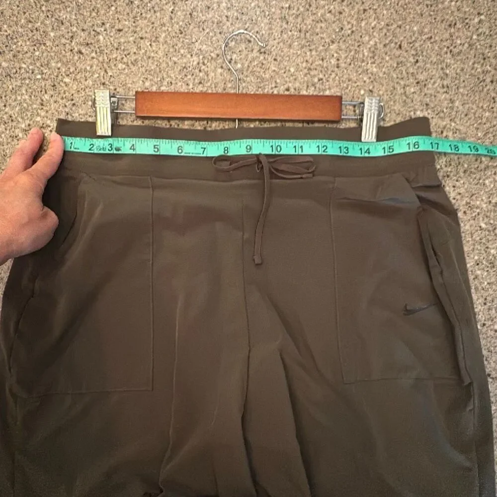 NIKE Bliss Luxe Training Pants 7/8 Army Green Dri-Fit Drawstring XL